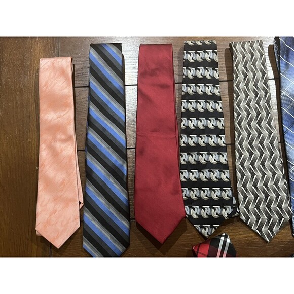 Lot of 16 Neck Ties Neck Tie Mixed Silk & Poly  3-Handkerchiefs Pocket Squares - Picture 4 of 12